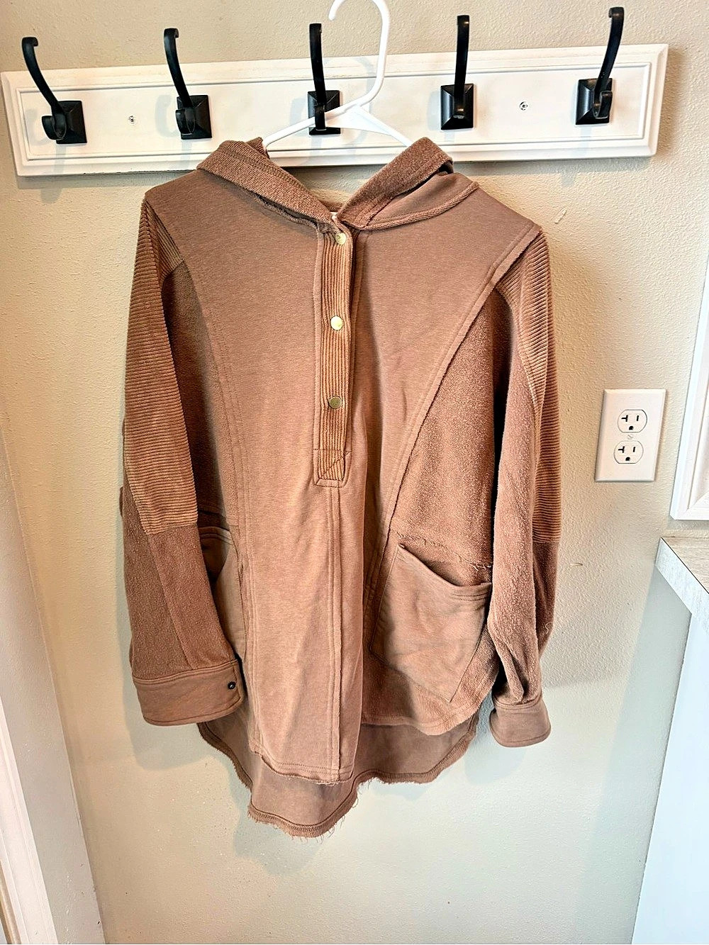 AEMI + CO Hoodie in Brown Size Small
